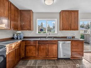 1716 250th Court SE, Sammamish WA 98075