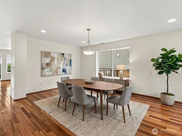 1716 250th Court SE, Sammamish WA 98075