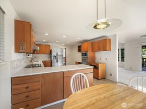 23850 43rd Avenue S, Kent WA 98032