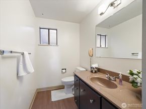 23850 43rd Avenue S, Kent WA 98032