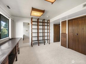 23850 43rd Avenue S, Kent WA 98032