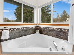 4184 327th Circle NE, Carnation WA 98014