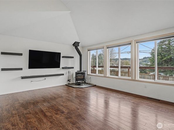 7239 Long Lake Road SE, Port Orchard WA 98367