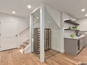 1427 Woodrow Place E, Seattle WA 98112