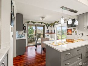 23409 Lakeview Drive F201, Mountlake Terrace WA 98043