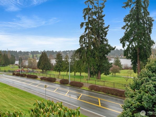 23409 Lakeview Drive F201, Mountlake Terrace WA 98043