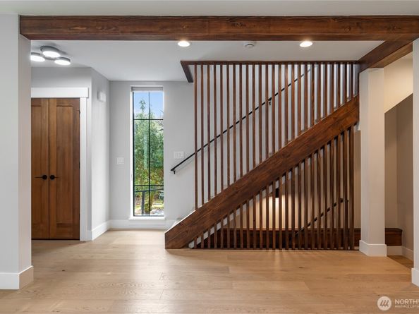 10715 2nd Avenue NW, Seattle WA 98177