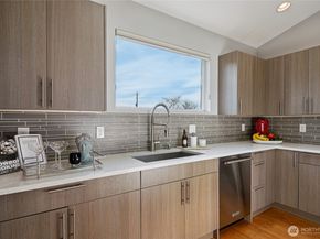 1230 W Emerson Street, Seattle WA 98119