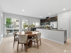 16201 Meadow Road H4, Lynnwood WA 98087