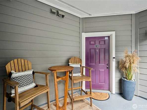 12012 NE 204th Place C203, Bothell WA 98011