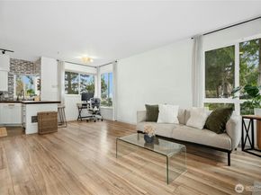12012 NE 204th Place C203, Bothell WA 98011