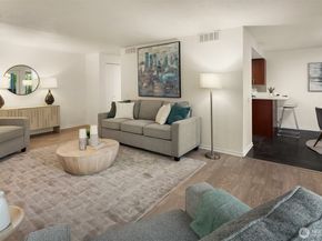 17417 Ashworth Avenue N 203, Shoreline WA 98133