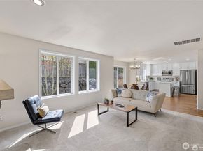 2229 150th Pl SW, Lynnwood WA 98087