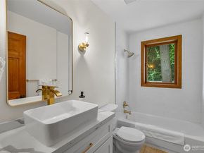 13710 41st Avenue NE, Seattle WA 98125