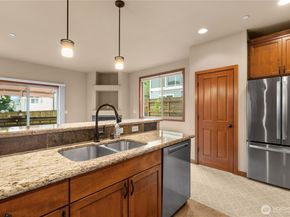 14819 35th Avenue W 6, Lynnwood WA 98087