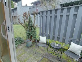 918 N 165th Street 6, Shoreline WA 98133