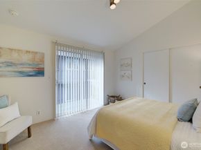 918 N 165th Street 6, Shoreline WA 98133