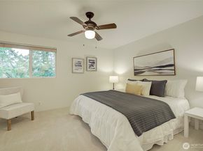 918 N 165th Street 6, Shoreline WA 98133