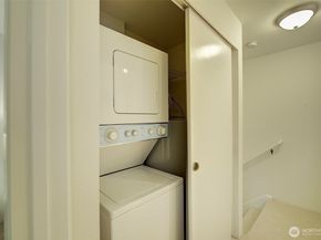 918 N 165th Street 6, Shoreline WA 98133