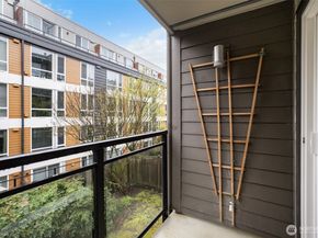 2219 14th Avenue W 202, Seattle WA 98119