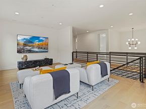 4605 108th Avenue NE, Kirkland WA 98033