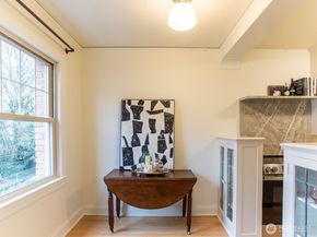 5810 NE Cowen Place 305, Seattle WA 98105
