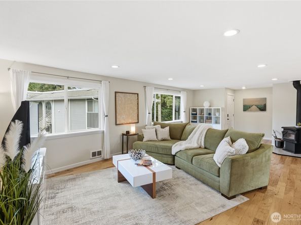 17404 NE 45th Street 170, Redmond WA 98052