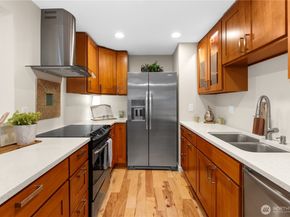 17404 NE 45th Street 170, Redmond WA 98052