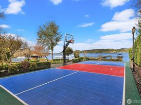 8772 Sand Point Way NE, Seattle WA 98115