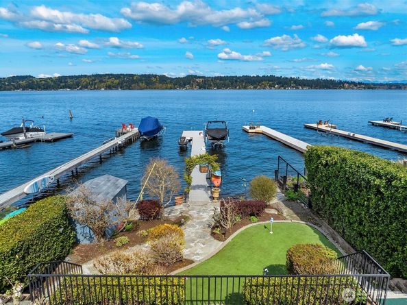 8772 Sand Point Way NE, Seattle WA 98115