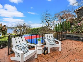 8772 Sand Point Way NE, Seattle WA 98115