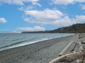 1123 SW 144 Street, Burien WA 98166