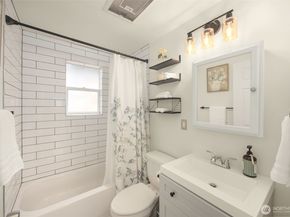 9427 8th Avenue SW 1, Seattle WA 98106