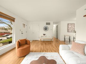 9427 8th Avenue SW 1, Seattle WA 98106