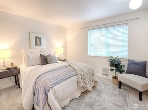 7000 Cleopatra Place NW 303, Seattle WA 98117