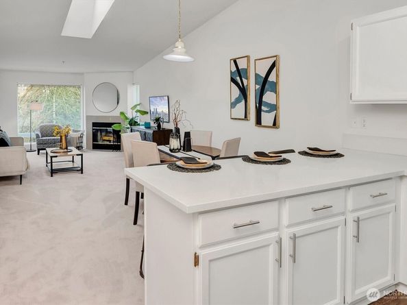 12323 NE 97th Street O, Kirkland WA 98033