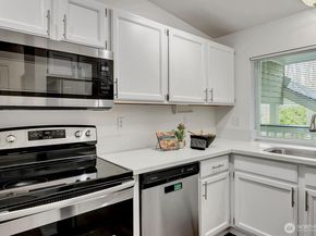 12323 NE 97th Street O, Kirkland WA 98033