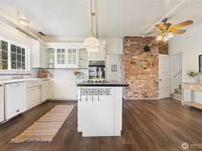 19612 Langaunet Lane NE, Poulsbo WA 98370