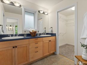 221 8th Avenue W, Kirkland WA 98033