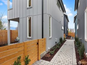 2006 B 19th Avenue S, Seattle WA 98144