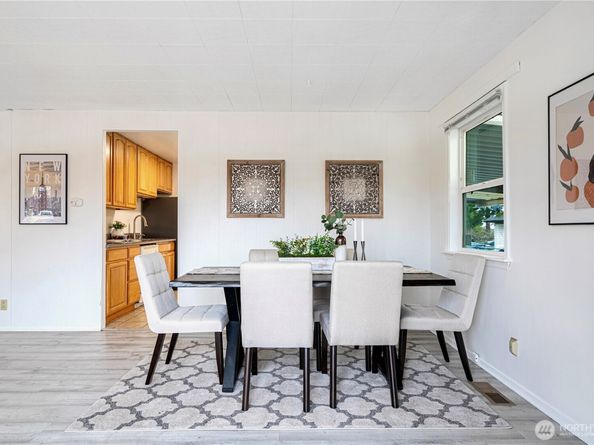 2807 NE 16th Street, Renton WA 98056