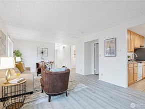 2807 NE 16th Street, Renton WA 98056