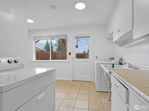 2807 NE 16th Street, Renton WA 98056