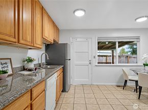 2807 NE 16th Street, Renton WA 98056