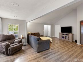 1325 Carr Boulevard, Bremerton WA 98312