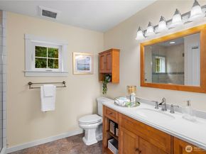 528 W Lake Sammamish Parkway SE, Bellevue WA 98008