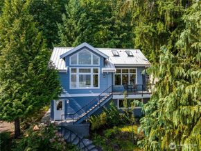 528 W Lake Sammamish Parkway SE, Bellevue WA 98008