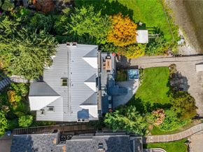 528 W Lake Sammamish Parkway SE, Bellevue WA 98008