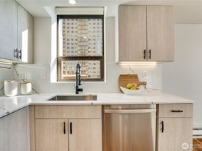 2621 2nd Avenue 706, Seattle WA 98121