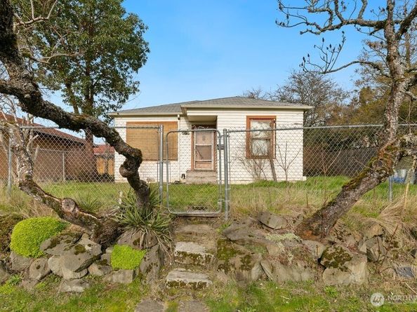 3910 S Morgan Street, Seattle WA 98118